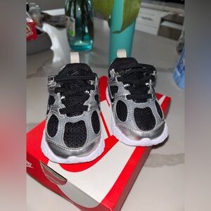 Nike Kids Black and Silver Sneakers